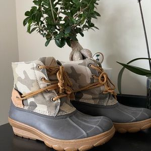 Women’s Sperry’s Duck Boot Size 6